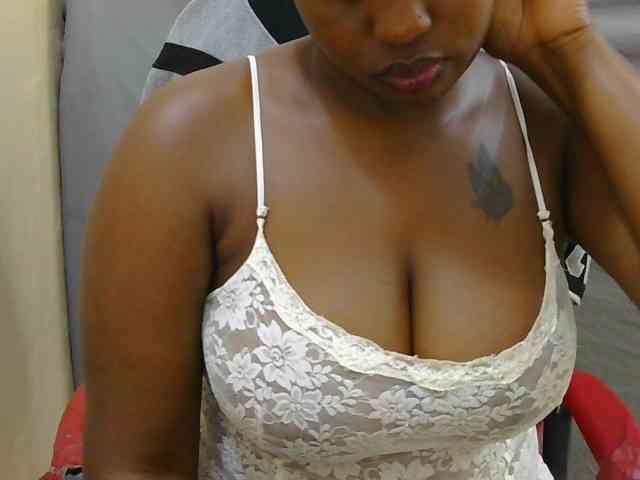 PrettyAchy webcam