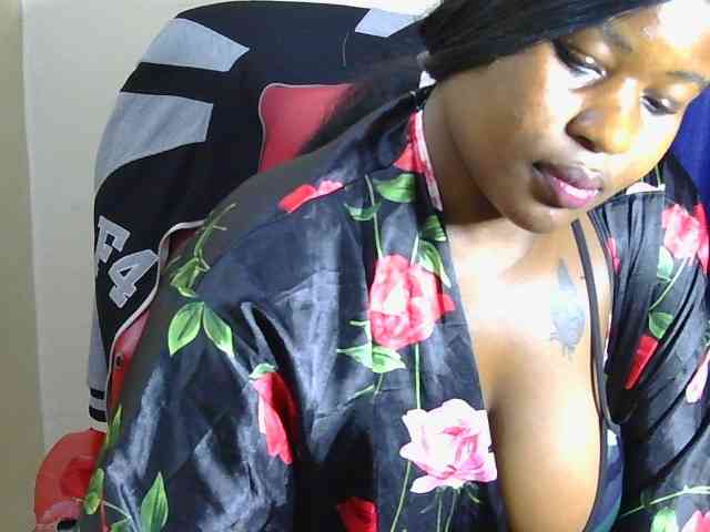 PrettyAchy webcam