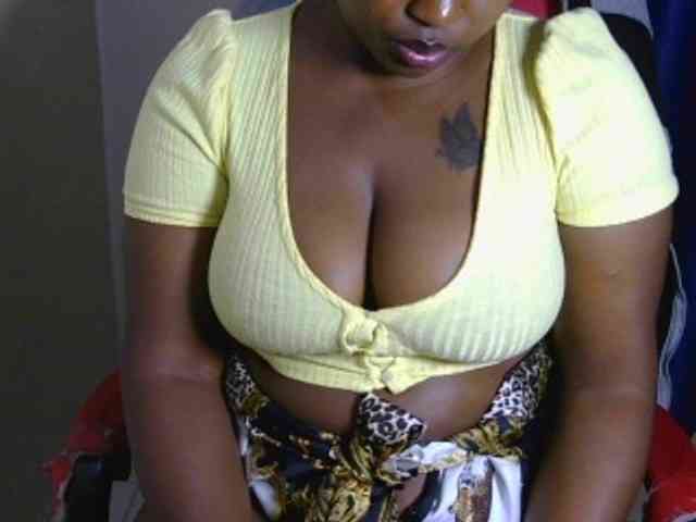 PrettyAchy webcam