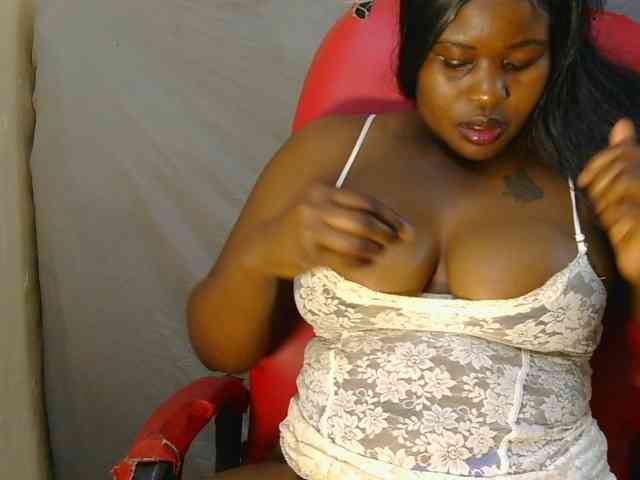 PrettyAchy webcam