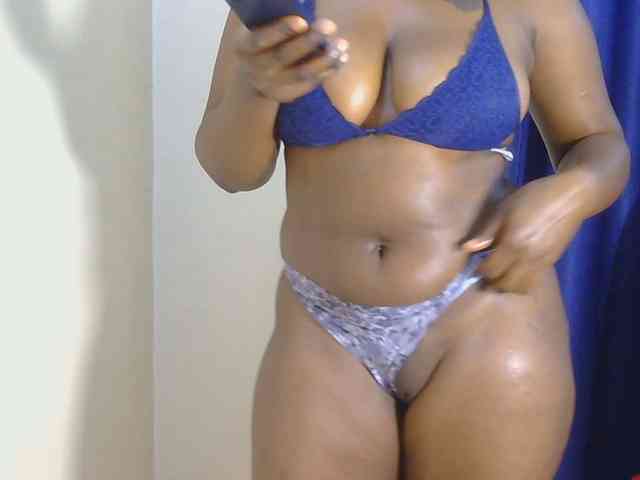PrettyAchy webcam