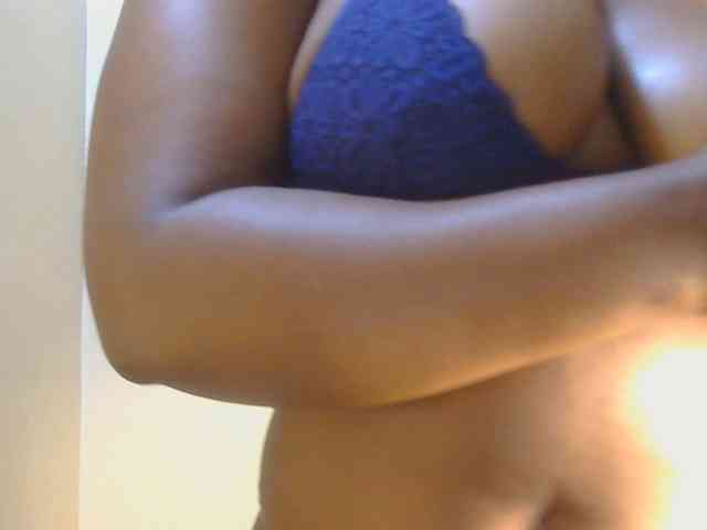 PrettyAchy webcam