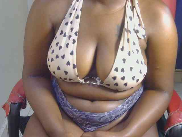 PrettyAchy webcam
