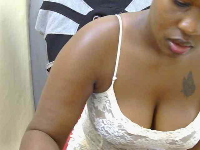 PrettyAchy webcam