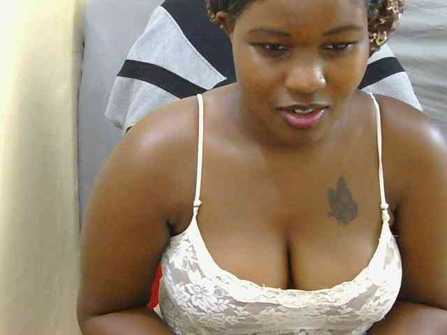 PrettyAchy webcam