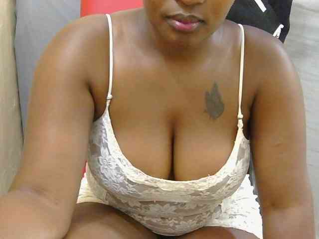 PrettyAchy webcam