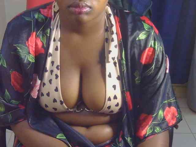 PrettyAchy webcam