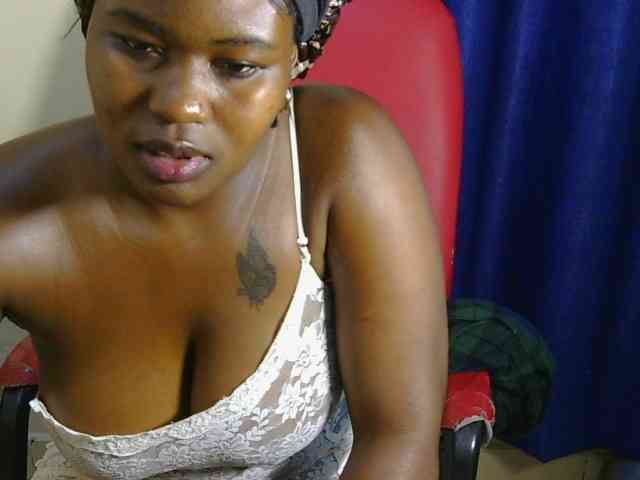 PrettyAchy webcam