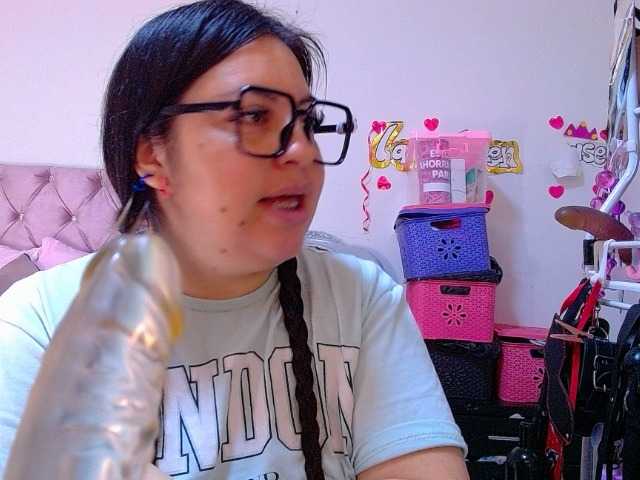 lanaqueen699 webcam bongacams model stream image