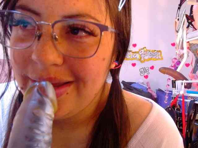 lanaqueen699 webcam