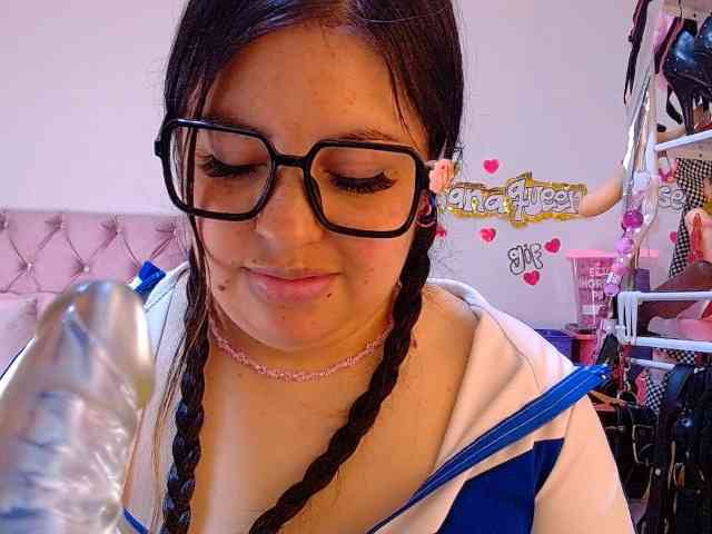 lanaqueen699 webcam