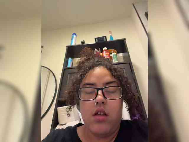 MystiqueDiva webcam