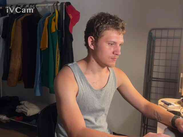 Zoolserzhko99's cam show statistics and live stream
