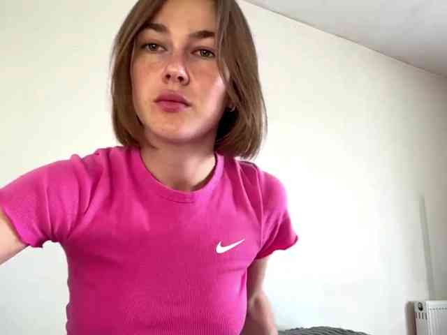 AnishaTrostle webcam