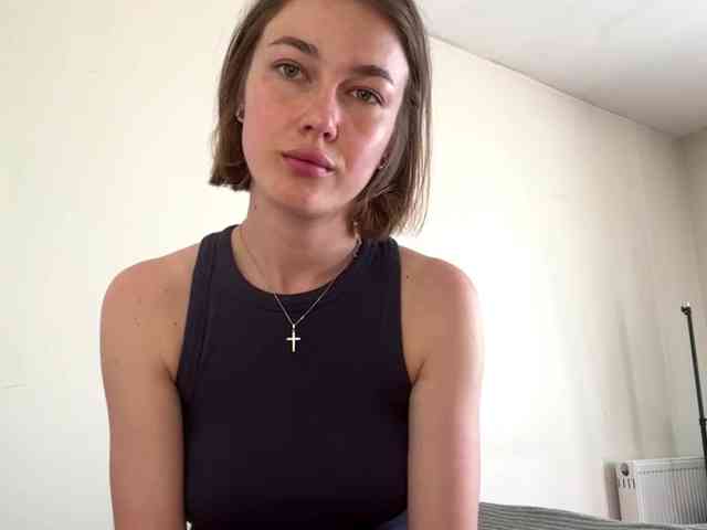 AnishaTrostle webcam