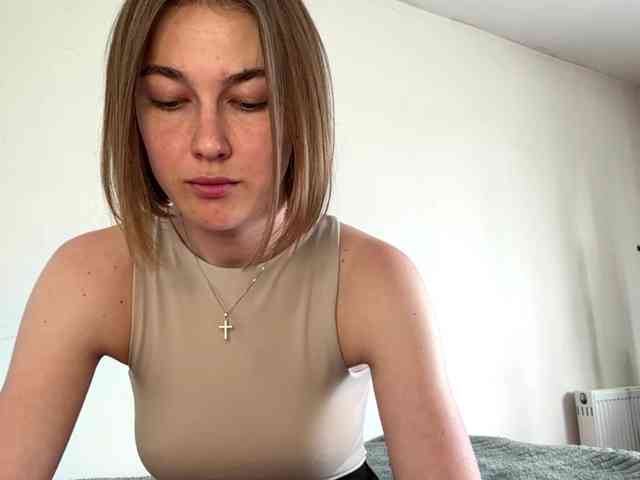 anishatrostle's live room