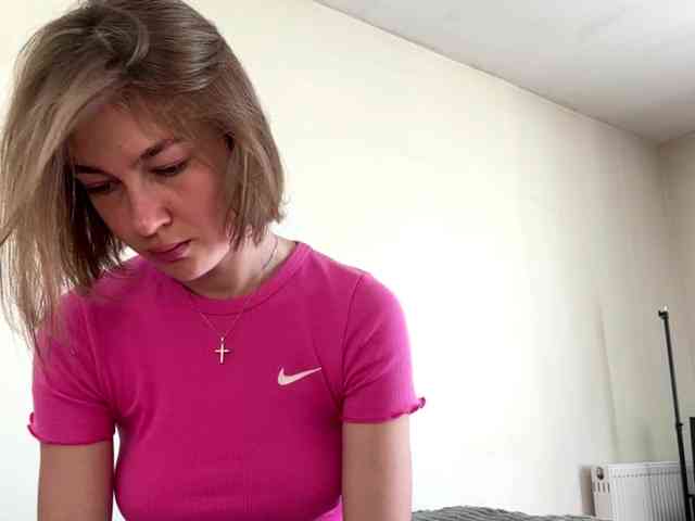 chatting live AnishaTrostle