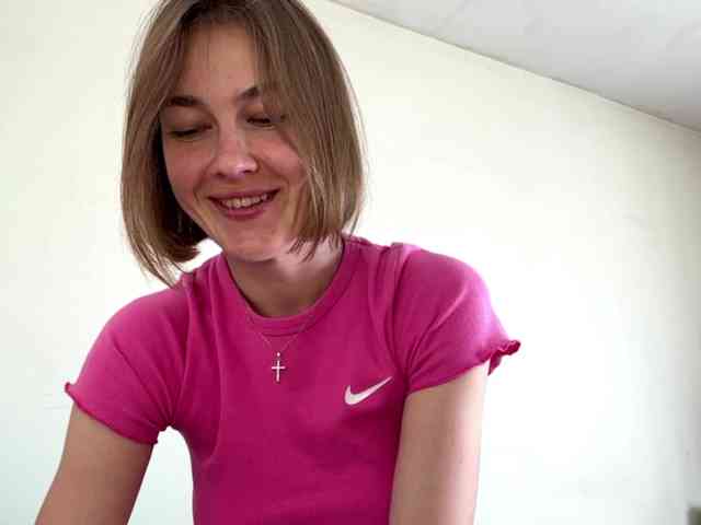 AnishaTrostle webcam