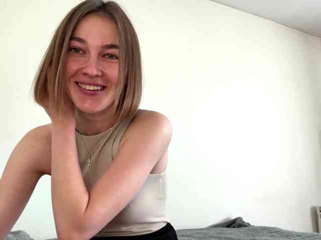 AnishaTrostle webcam