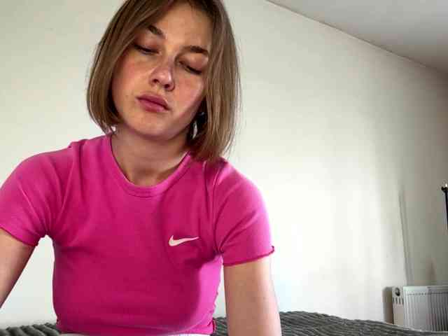 AnishaTrostle webcam