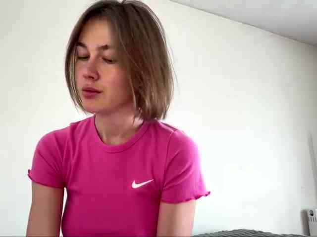AnishaTrostle webcam