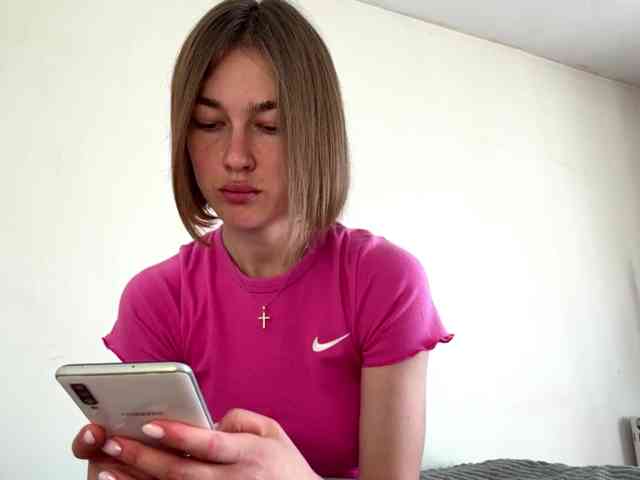 AnishaTrostle webcam