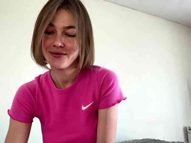 AnishaTrostle webcam