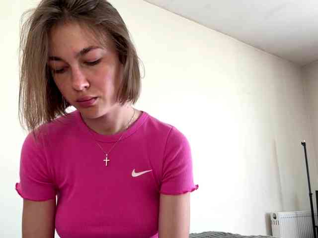 AnishaTrostle webcam