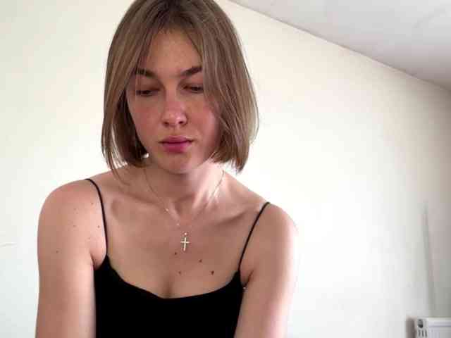 AnishaTrostle webcam