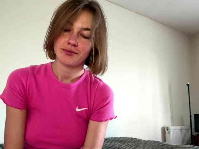 AnishaTrostle webcam