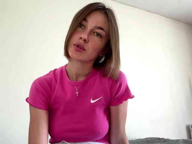 AnishaTrostle webcam