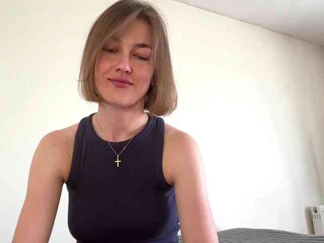 AnishaTrostle webcam