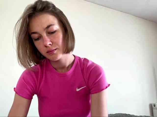 AnishaTrostle webcam