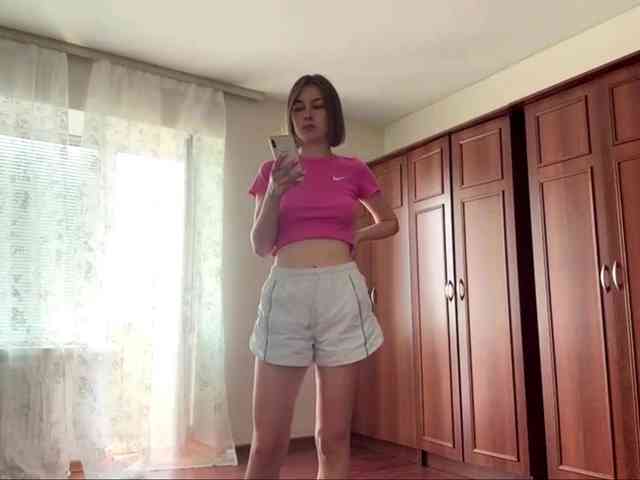 AnishaTrostle webcam
