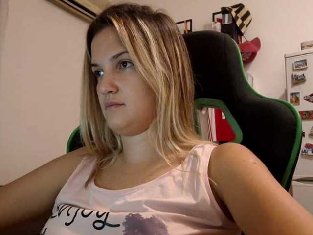 lean-cheeky live cam on BongaCams