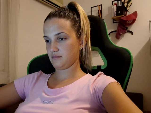 lean-cheeky live cam on BongaCams