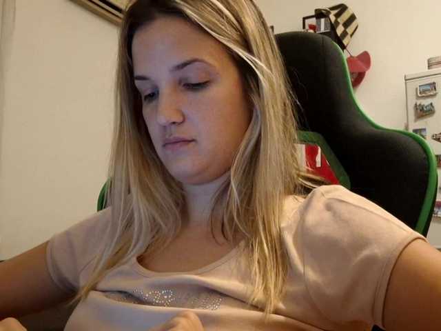 lean-cheeky live cam on BongaCams