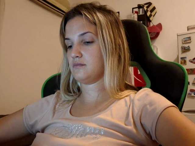 lean-cheeky live cam on BongaCams