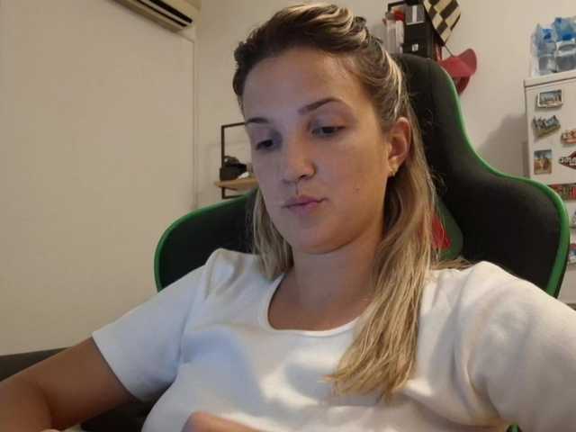 lean-cheeky live cam on BongaCams
