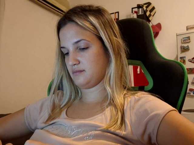lean-cheeky live cam on BongaCams