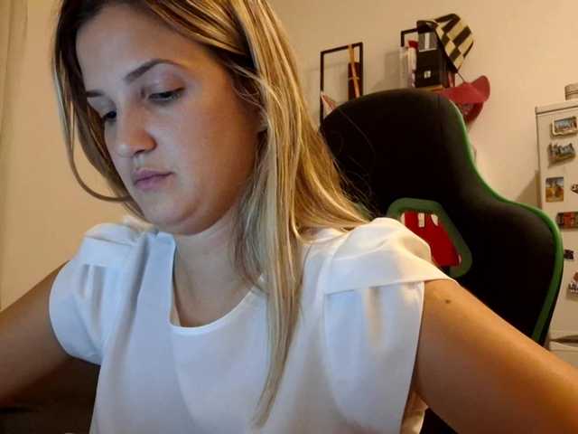 lean-cheeky live cam on BongaCams