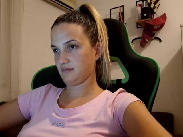 lean-cheeky live cam on BongaCams