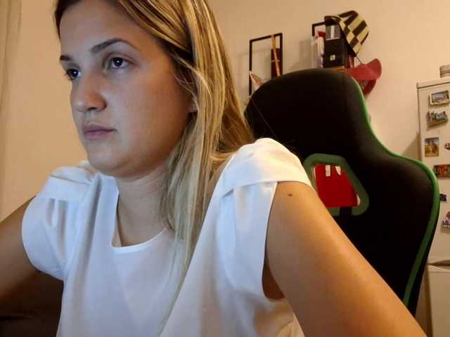 lean-cheeky live cam on BongaCams