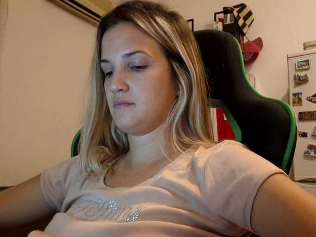lean-cheeky live cam on BongaCams