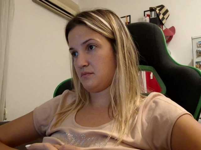 lean-cheeky live cam on BongaCams