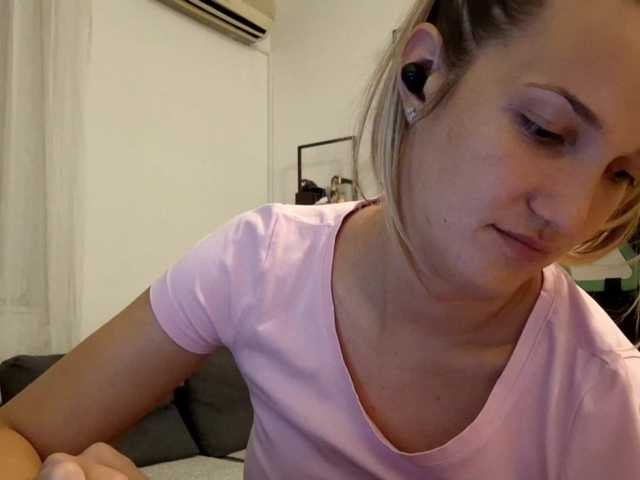 lean-cheeky live cam on BongaCams
