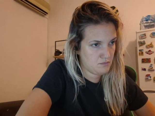 lean-cheeky live cam on BongaCams
