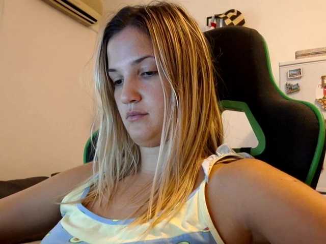 lean-cheeky live cam on BongaCams
