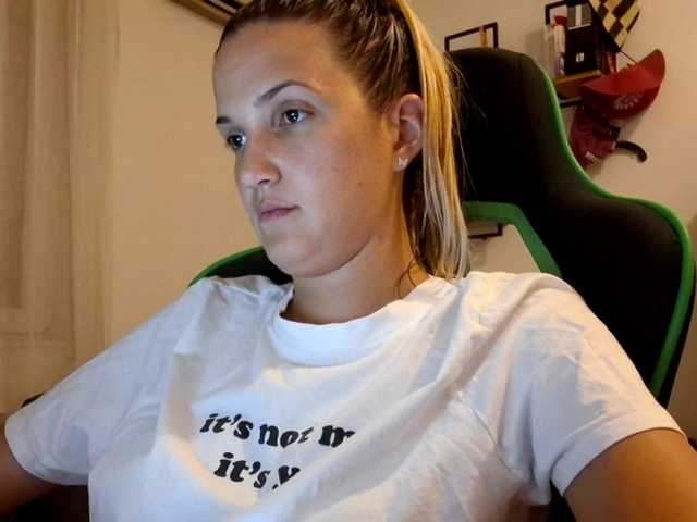lean-cheeky live cam on BongaCams