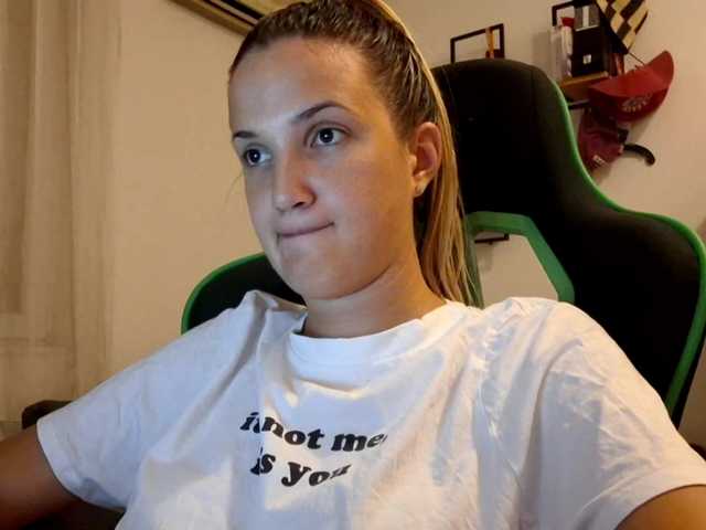 lean-cheeky live cam on BongaCams
